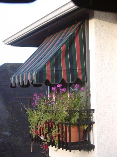James Bay Bed & Breakfast | Heathergate Cottage and Suites