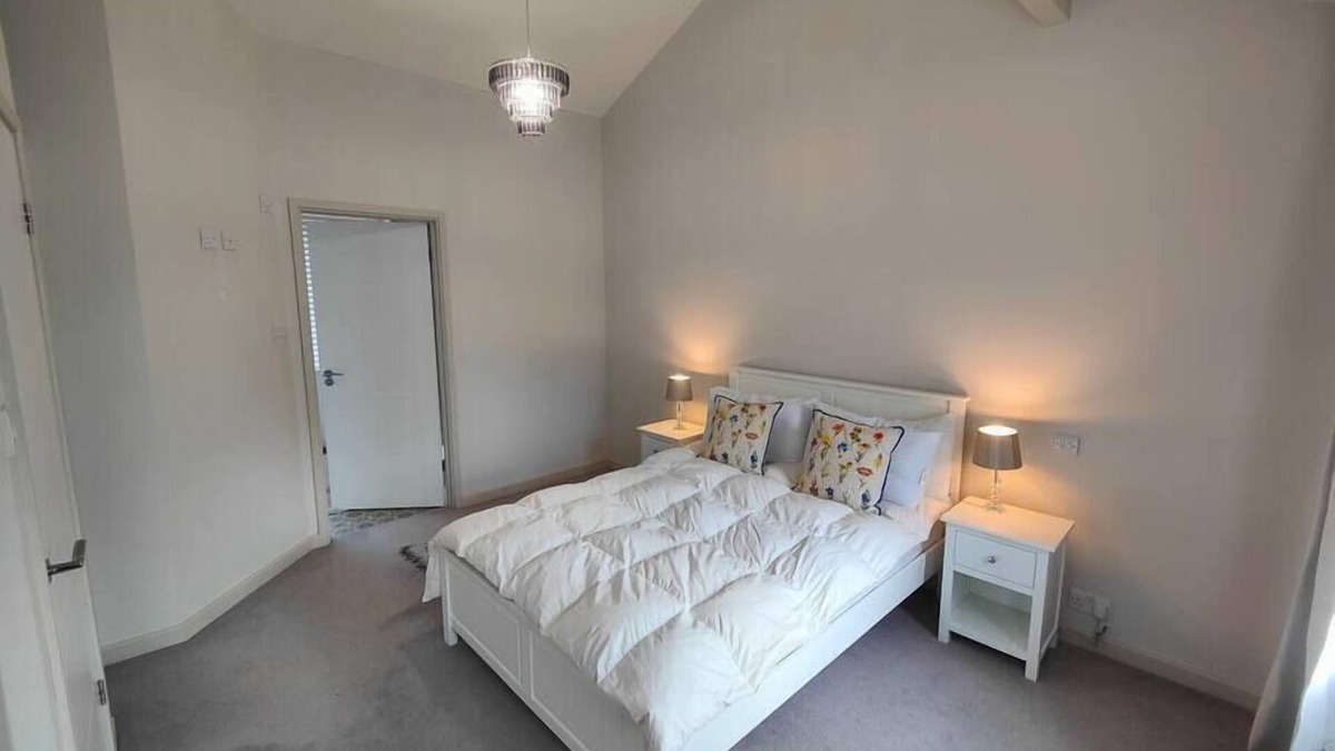 Chandler's Ford House | Heathlands 4bed House