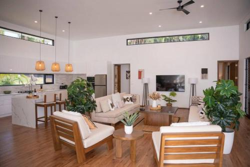 Nadi Villa | Heaven Retreat with Minigolf, pool, fire pit, BBQ