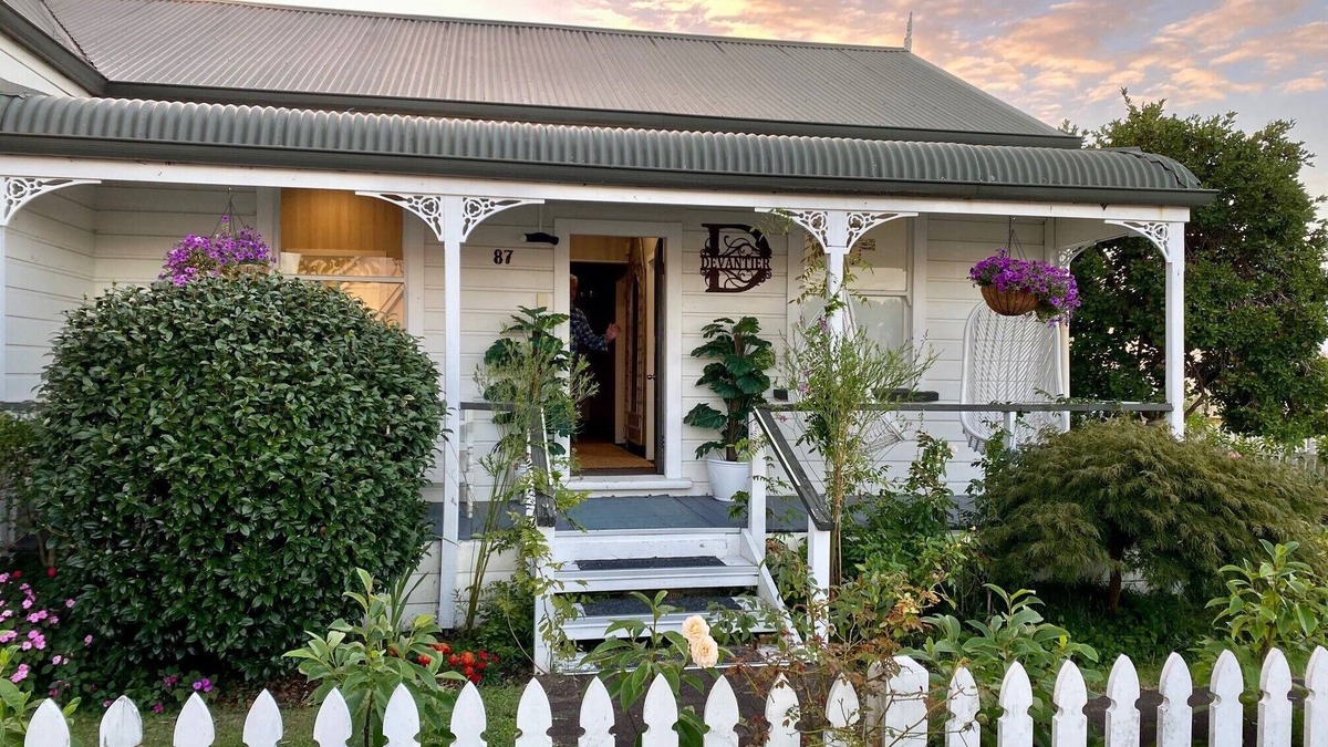 Whitianga Villa | Heavenly Historic Home