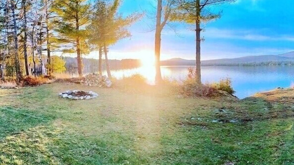 Abbot House | Heavenly Lakefront Retreat,Amazing sunsets,Direct Access ATV/Snowmobile Trails