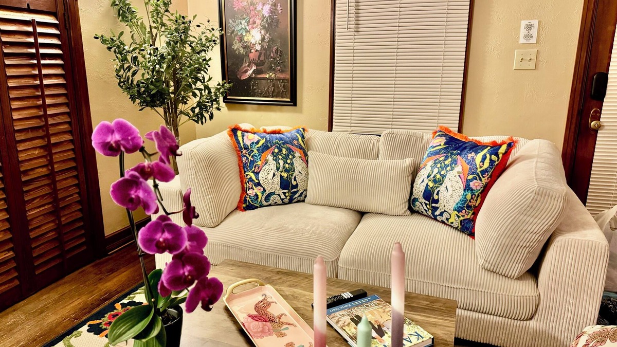 Merced House | Heavenly Stay! Charming 3-bedroom house in heart of Merced with WiFi and AC