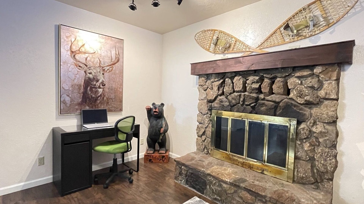 South Lake Tahoe Cabin | Heavenly Tahoe Gem, Cabin, 5 Min from Lake/Casinos, Adventure + Relaxation READY