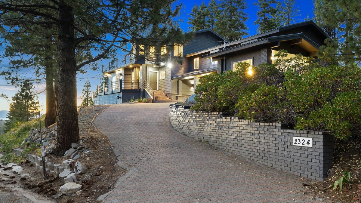 Montgomery Estates House | Heavenly Vista- South Lake Tahoe