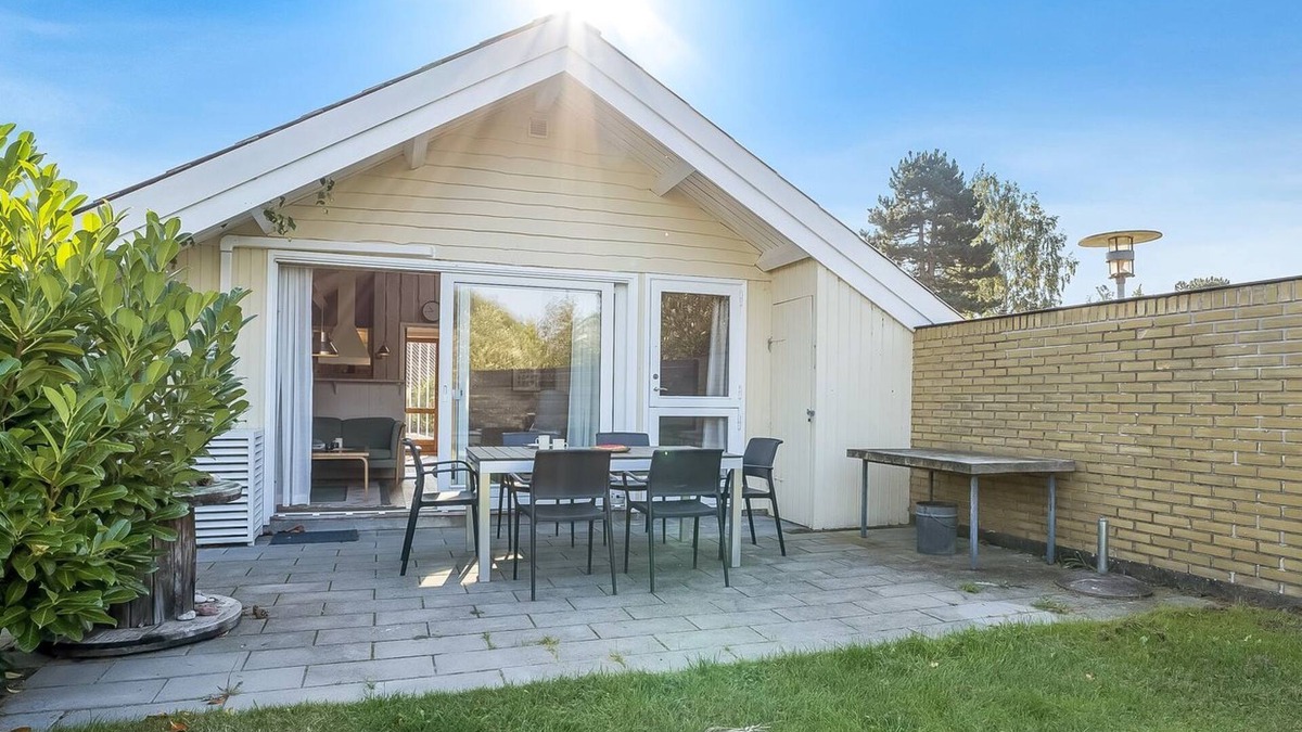 Askeby House | "Hedde" - 100m from the sea by Interhome