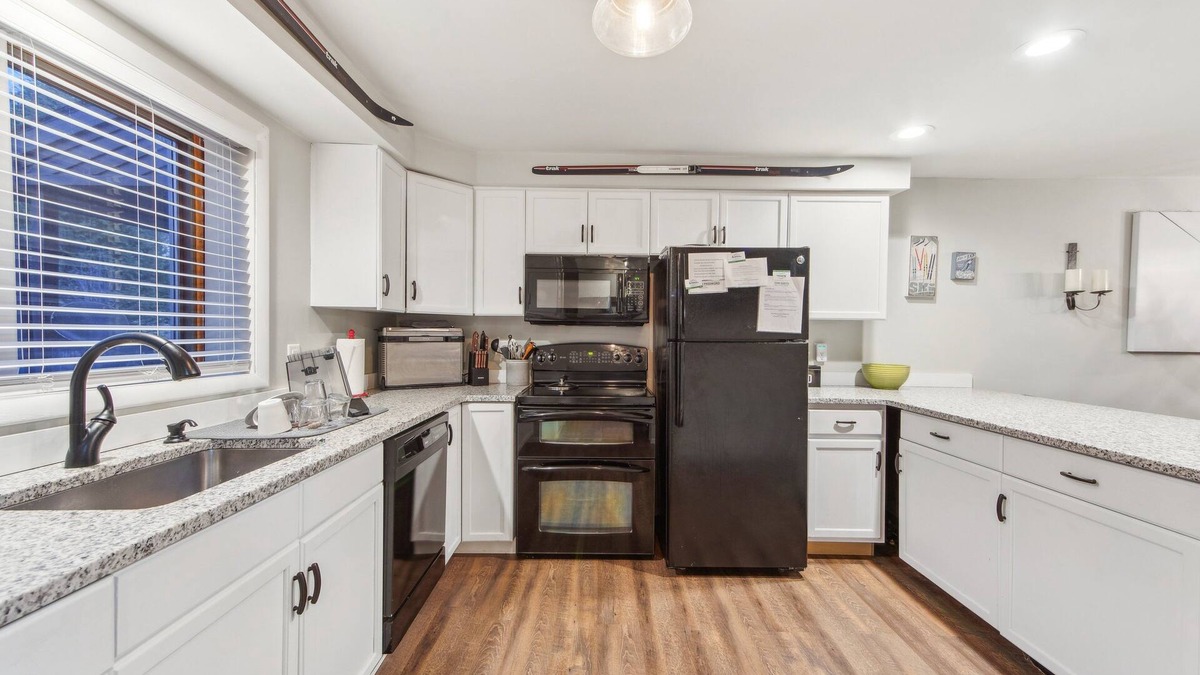 North Creek House | Hedges 7j - Comfortable Mountain Retreat 3 Bedroom Townhouse