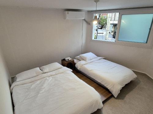 Hapjeong-dong Apartment | Heewoo Stay Near by Han River Park