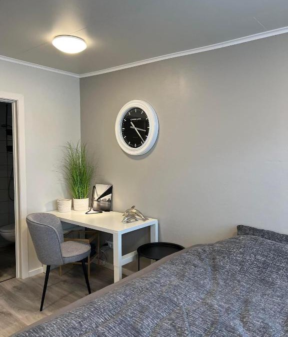Laugardalur Apartment | Helena's studio, Reykjavík 104