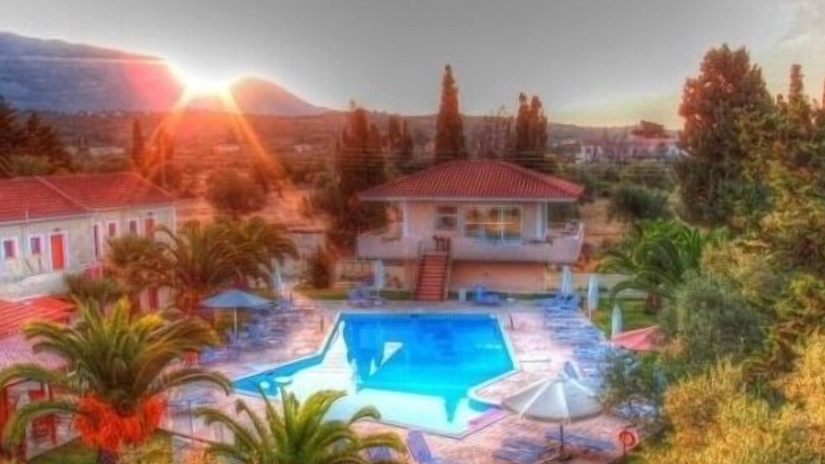 Svoronata Hotel | Helena's Studios