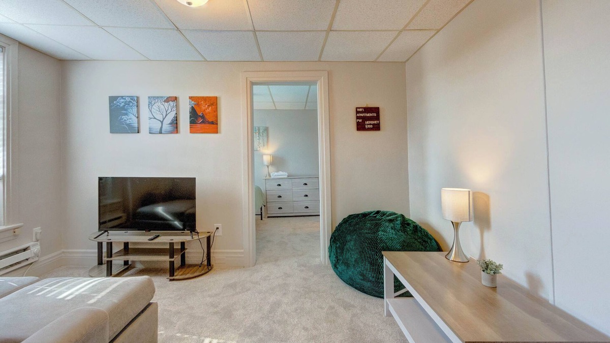 Hershey Apartment | Hell's Kitchen, Apt #1n1-bedroom apartment just a short walk to Hershey Theatre