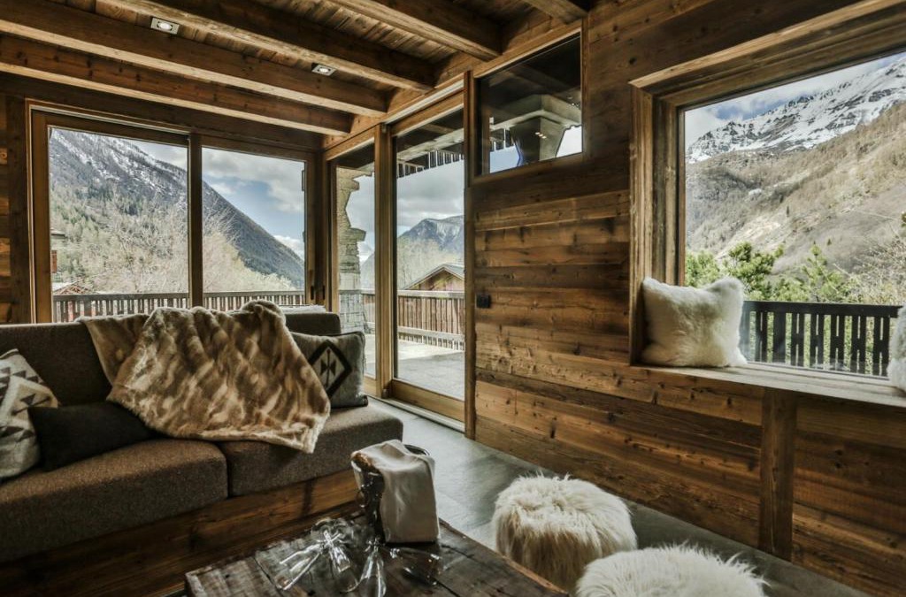 Valtournenche Apartment | HelloChalet - Chalet Seventy One - Larger Family Ski Chalet in the center