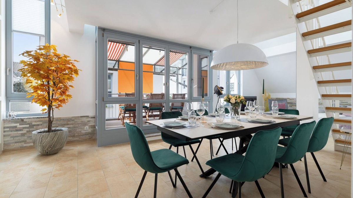 Erding Apartment | HELLOFLATS: Luxury Penthouse/Balcony/Parking/Center/Therme/MUC Airport