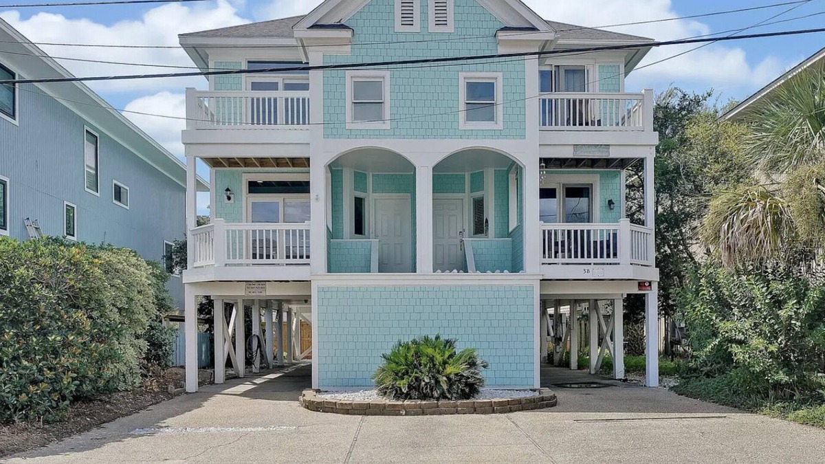 Wrightsville Beach Villa | Henderson Haven 4 BR/3 BA Villa, Steps to Beach