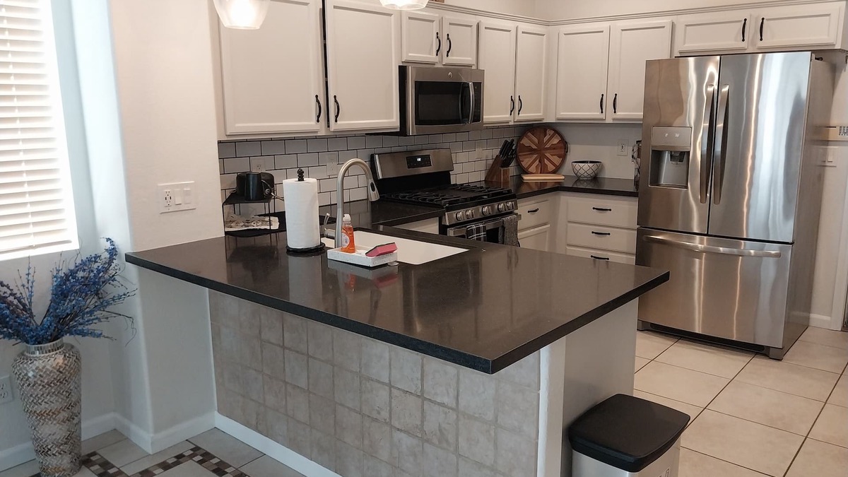 Gibson Springs House | HENDERSONS COMFORT HOME with Pool and Heated Jacuzzi in Henderson NV.
