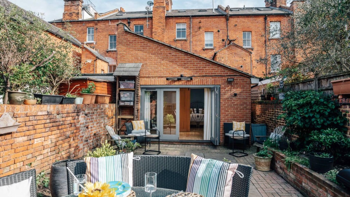 Henley Apartment | Henley Gardens - From 200 Per Night