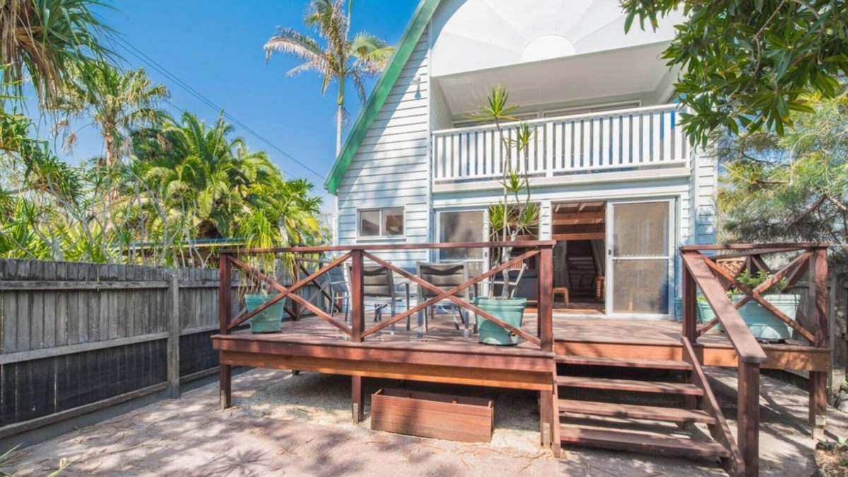 South Golden Beach House | HENNESSEA - Unique Beachfront