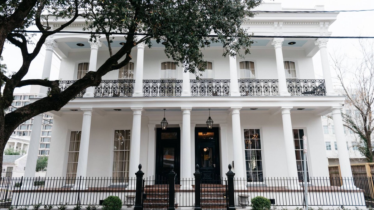 Lower Garden District Hotel | Henry Howard Hotel