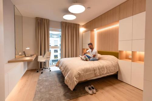 Cessange Apartment | Henry's Appt with a private Suite 414 - Shared kitchen