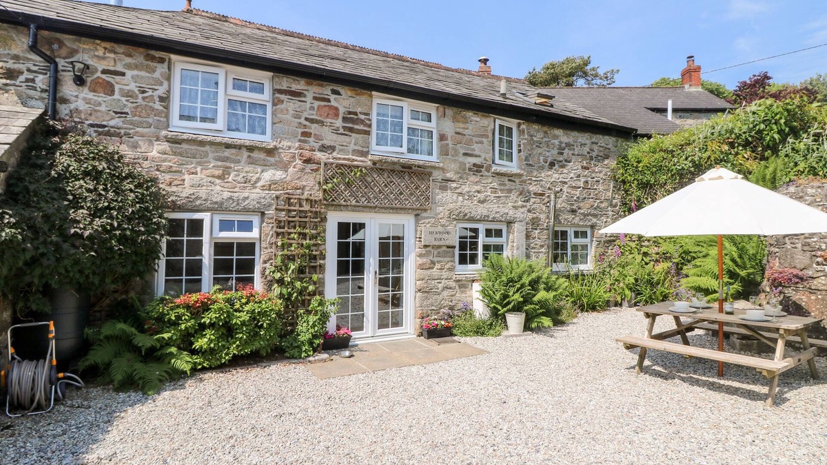 Henwood Cottage | HENWOOD BARN, pet friendly, character holiday cottage in Upton Cross
