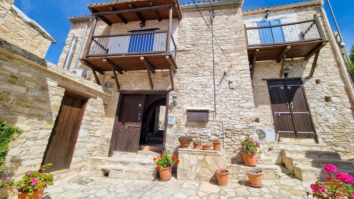 Skarinou Apartment | Hera Pool Studio