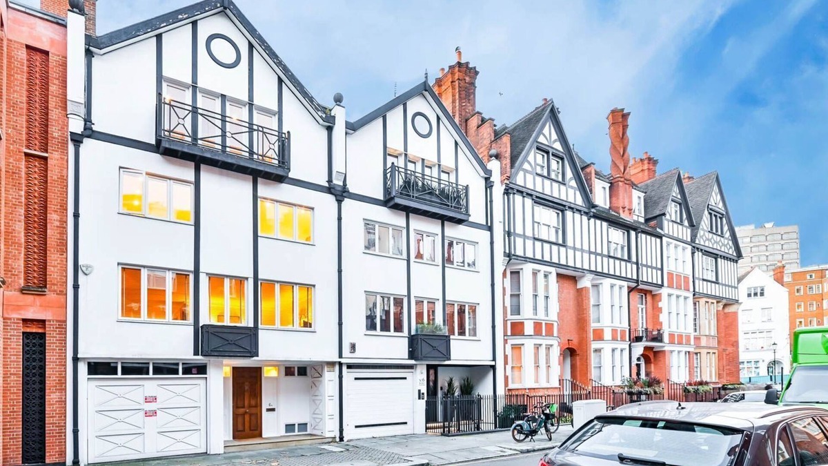 Knightsbridge Apartment | Herbert Townhouse - Six Bedroom Apartment, Sleeps 12