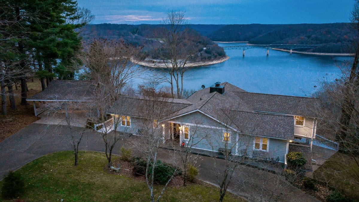 Smithville Ski Chalet | Here Comes The Sun Center Hill Lake