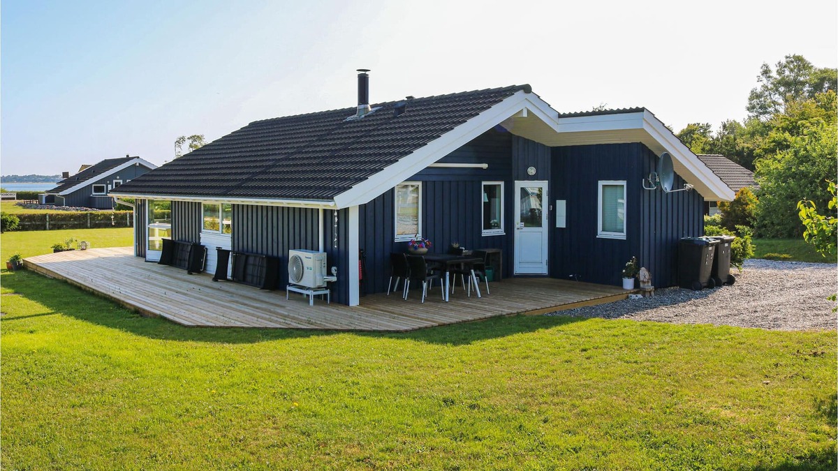 Frølunde Fed House | Here you will spend your vacation on a natural ground, 100 m from the beach and in a bright, cozy co