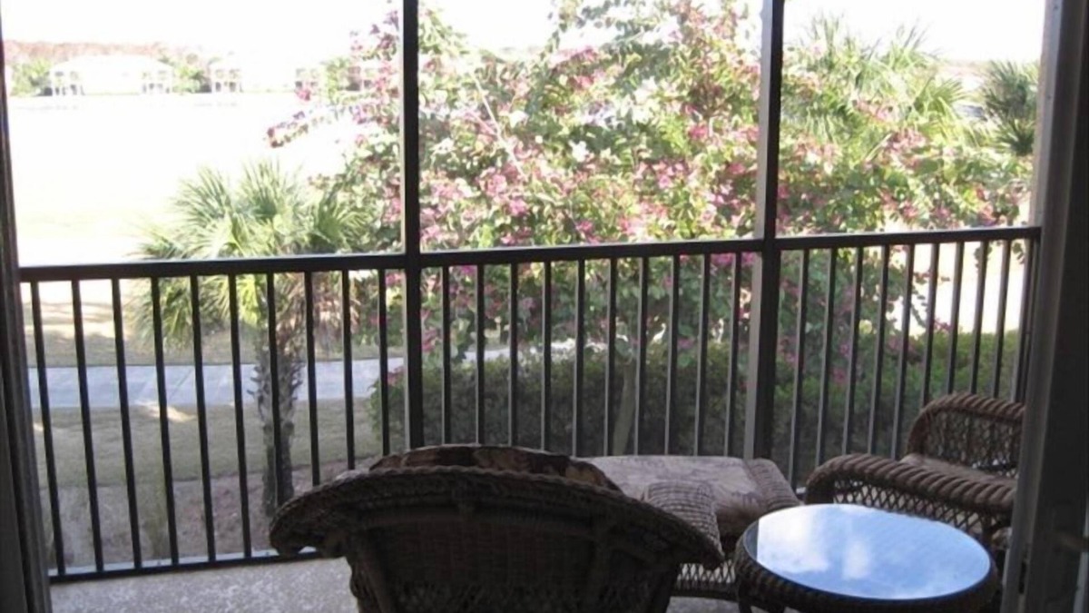 Naples Condo | Heritage Bay 2nd Floor Condo.Closest Verandah to the Clubhouse!
