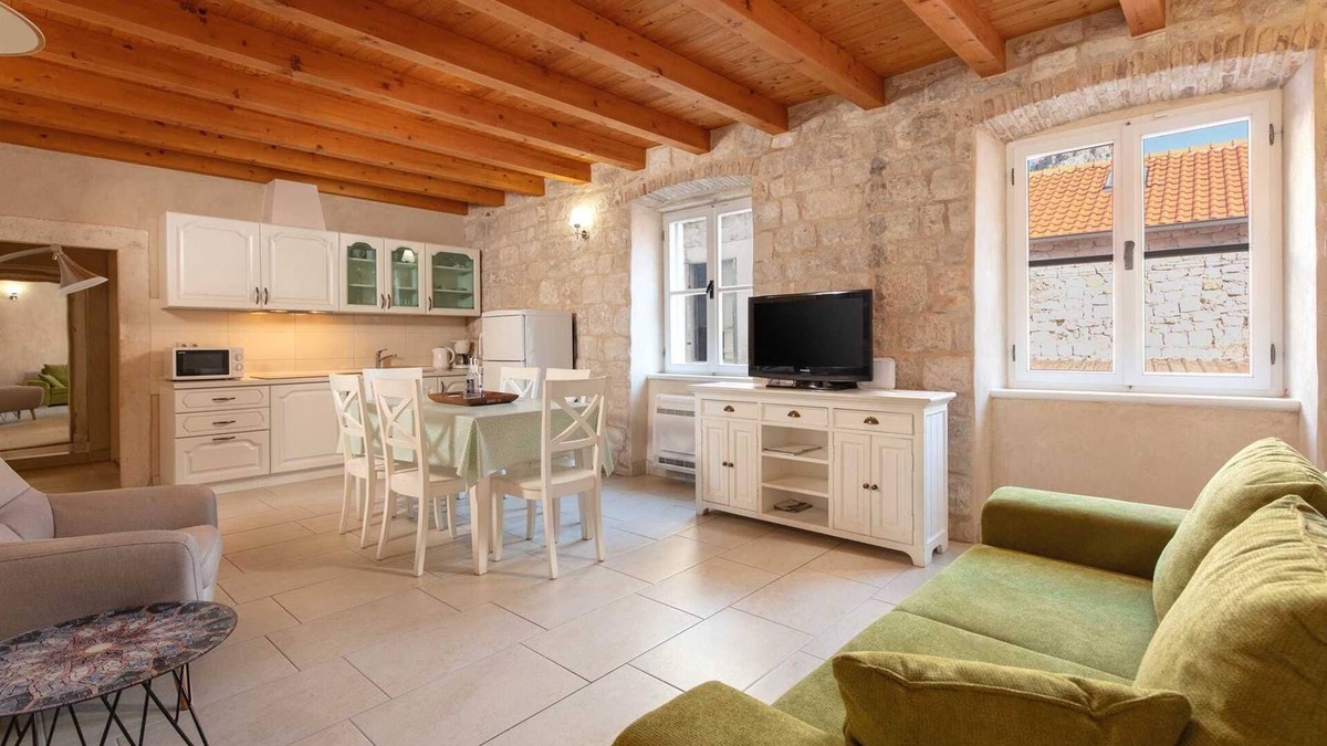 Omis Apartment | Heritage Family Apartment Mama 1 in Omiš, free parking