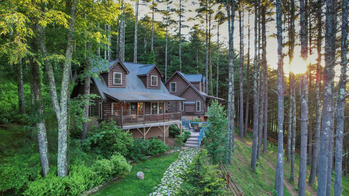 Valle Crucis Cabin | Heritage Hill Cabins