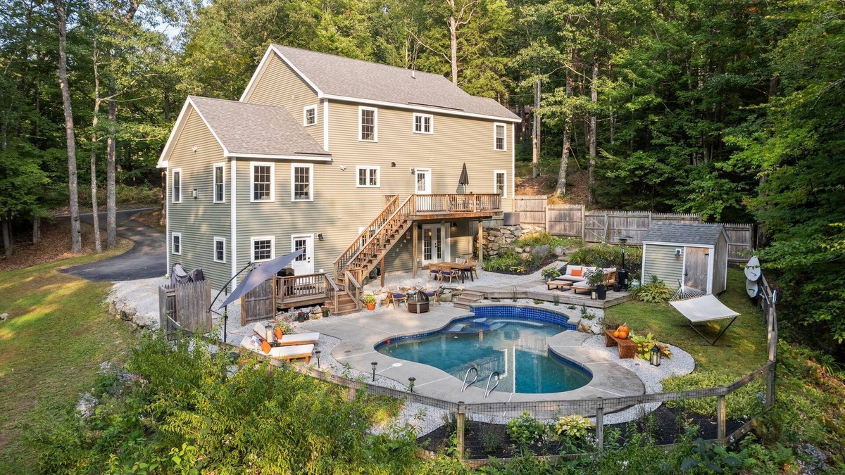 Plymouth House | Heritage Hill Hideaway · Pool, Sauna, Hot Tub, 10 mins to Squam Lake Beach