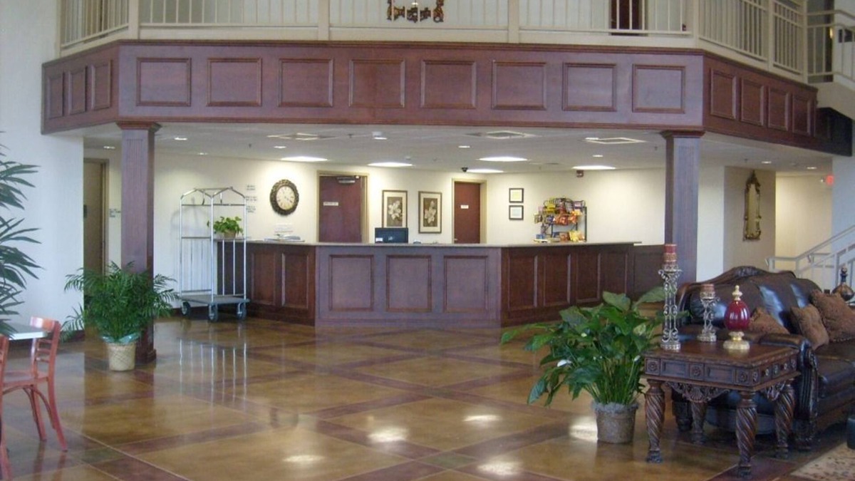 Amory Hotel | Heritage Inn & Suites