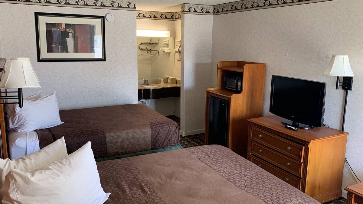 Cleveland Hotel | Heritage Inn