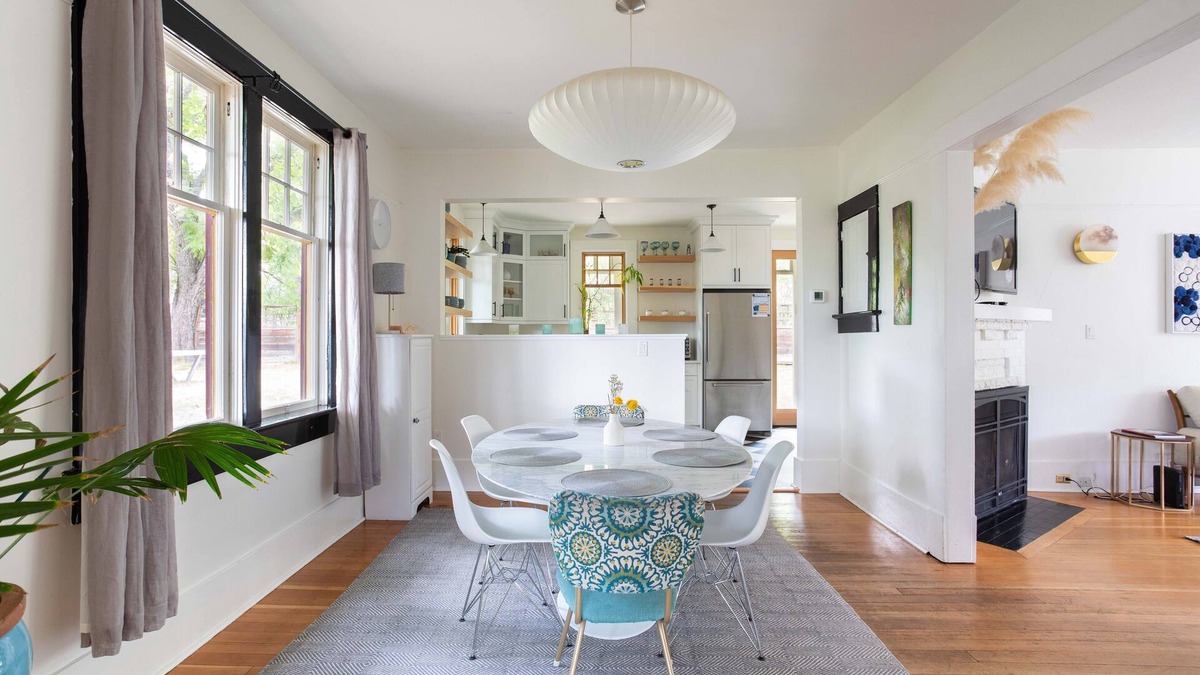 Nelson House | Heritage Modern Farm House~Walking Distance to Baker Street!