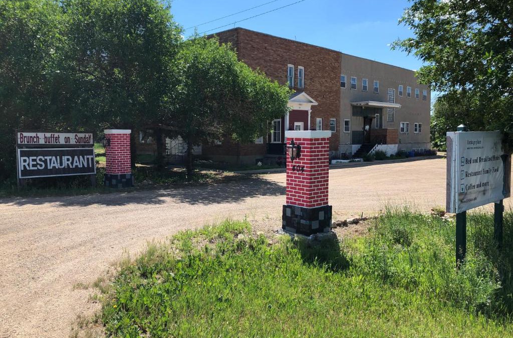 Gravelbourg Bed & Breakfast | Heritage Place Hotel