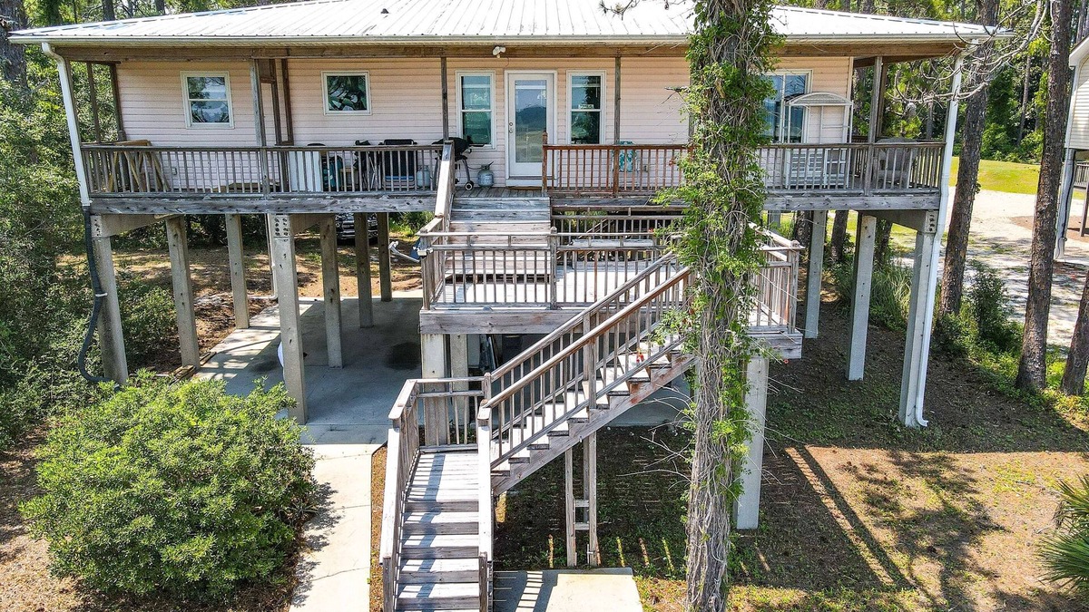 Carrabelle House | Hermit Haven- New Listing!