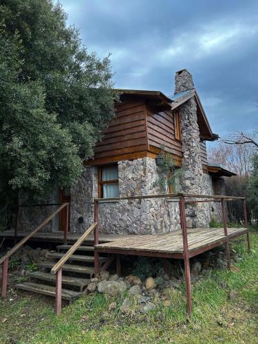 Junin de los Andes House | Hermosa cabaña a orillas del rio