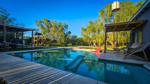 Carlos Keen House | Hermosa Casa con piscina y parque