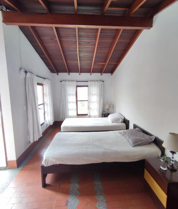 Robledo House | Hermosa Casita Vertical