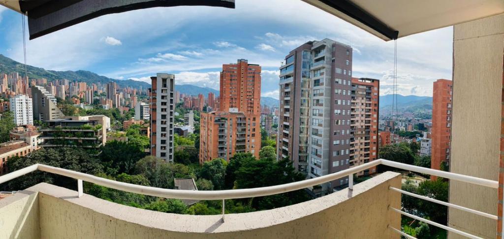 Lalinde Apartment | Hermosa Vista a la ciudad en Poblado Provenza