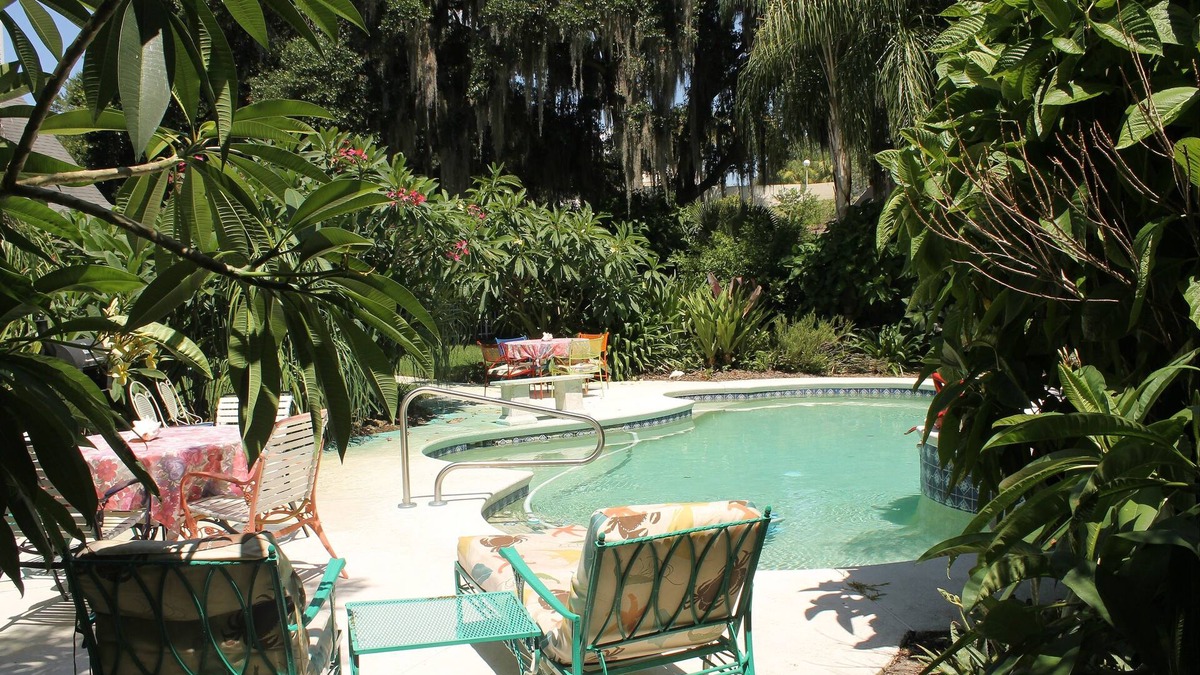 Mount Dora Bed & Breakfast | Heron Cay Lakeview Bed & Breakfast Inn