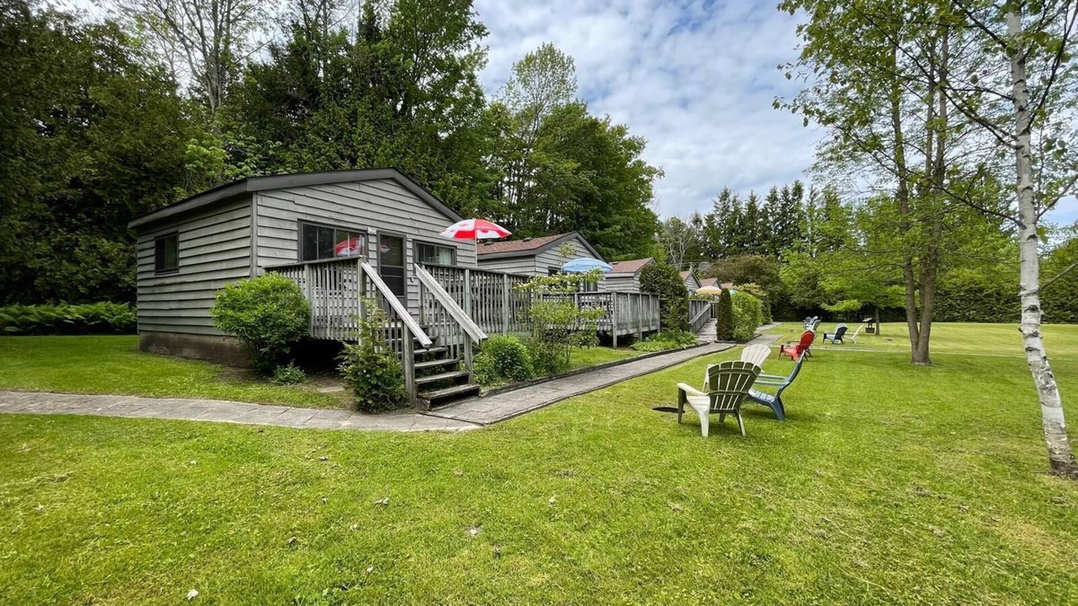 Hope Bay Cottage | Heron-Cedar Garden Cozy Cottage #5 for a relaxing week of fun and adventure