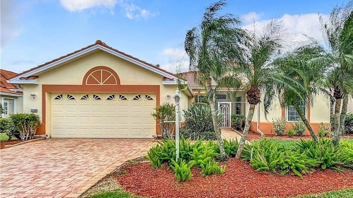 Herons Glen House | Heron's Glen Home in Beautiful Gated Golf Community in North Fort Myers