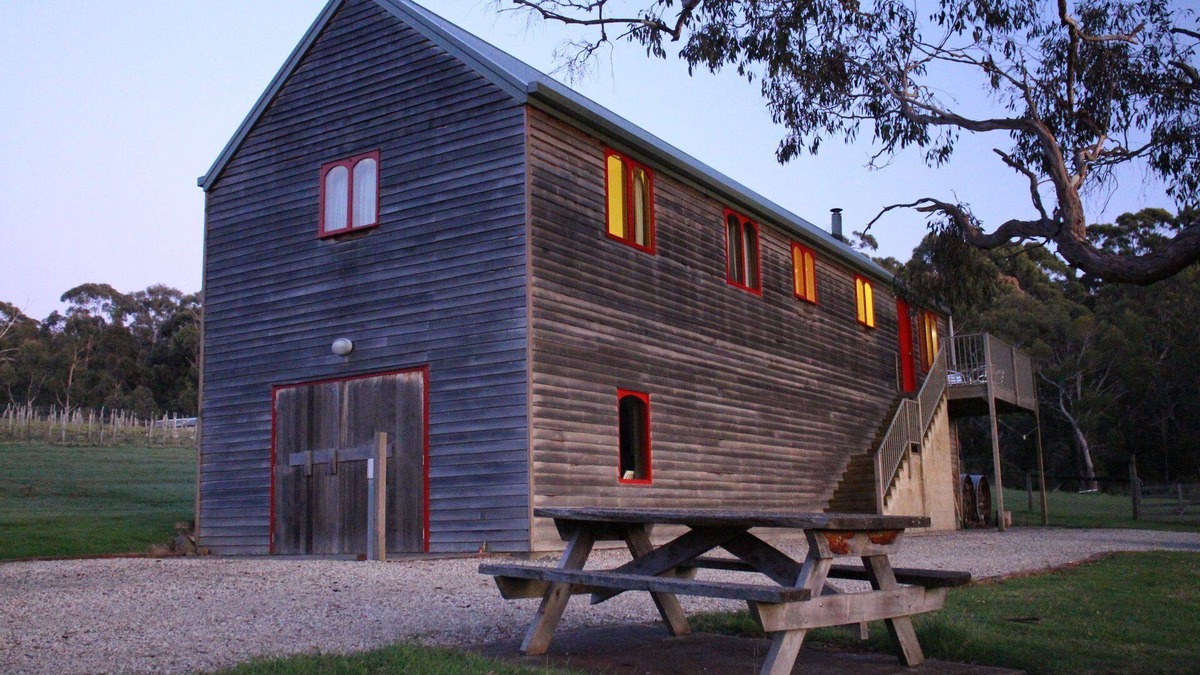 Kettering Cottage | Herons Rise Vineyard Accommodation-The Wine Loft