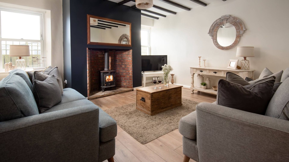 Seahouses Cottage | Hexham Cottage - Seahouses - sleeps 6 guests in 3 bedrooms