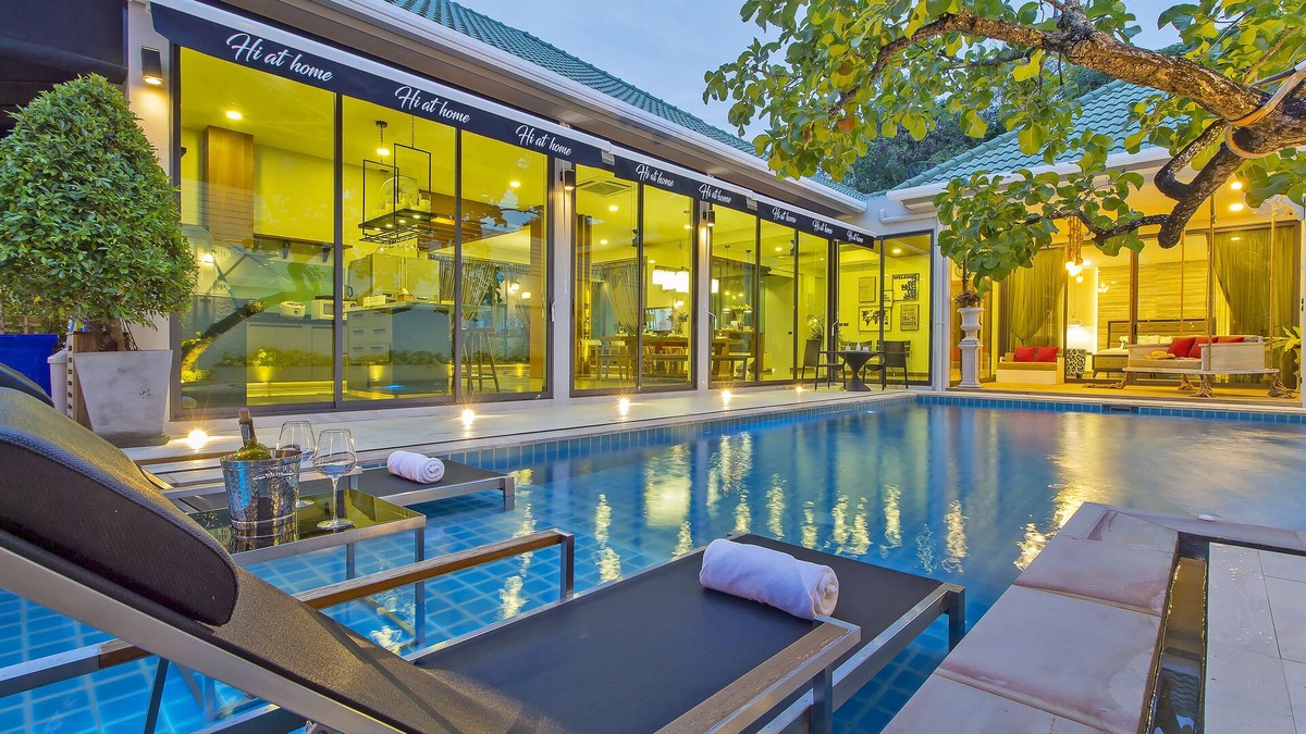 Nong Prue Villa | Hi At Home - 4BR Luxury Pool Villa in Pattaya