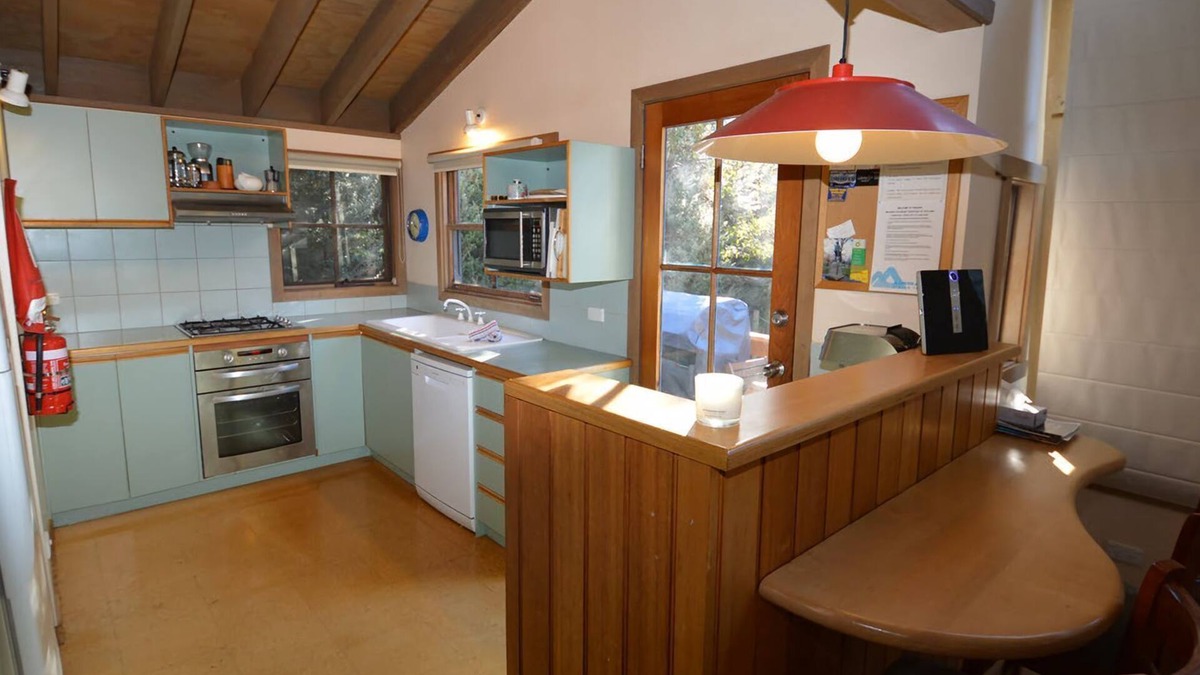 Thredbo Ski Chalet | Hi Plains Garadyigan Chalet is nestled in the natural bush setting of Woodridge