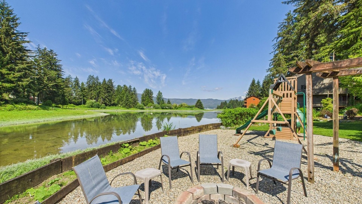 Juneau Apartment | Hi Tide Retreat w/Bayfront Deck & Ocean Views
