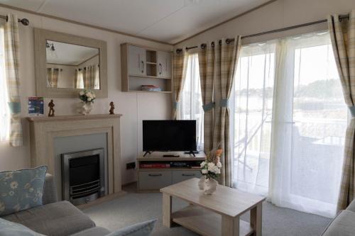 Cayton Bay Apartment | Hiba Luxury Lodge At Parkdean Cayton Bay Holiday Park