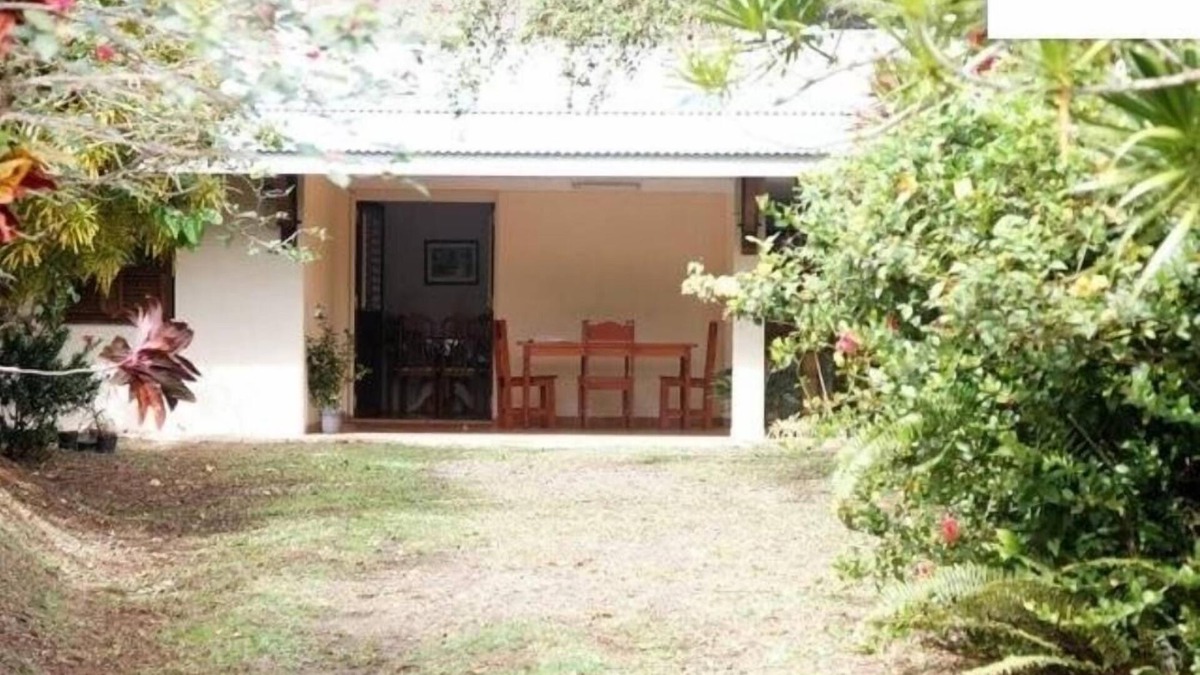 Saint-Esprit Apartment | HIBISCUS and its large terrace